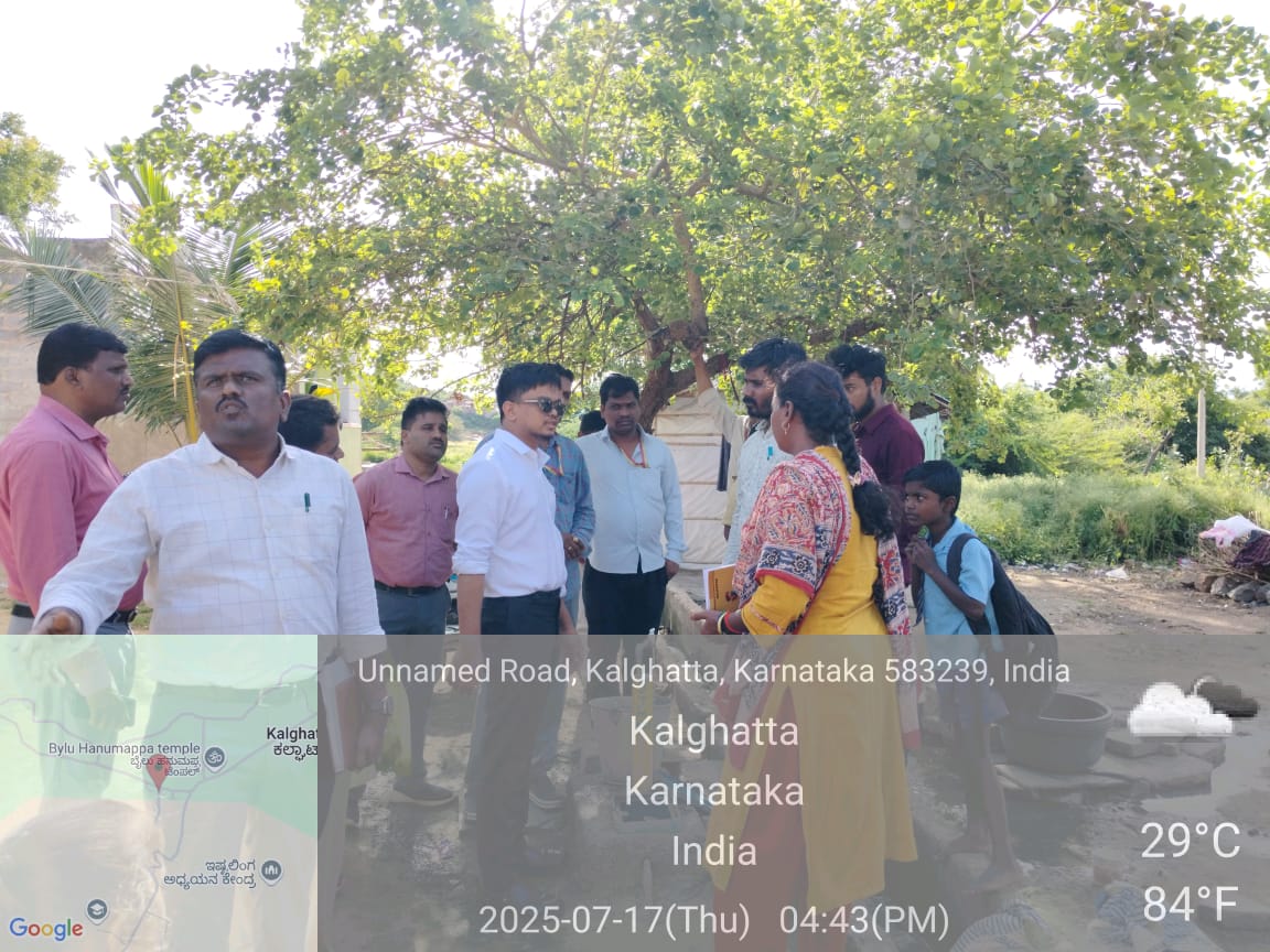 VJRMgnregs's tweet photo. ಮಾನ್ಯ ಮುಖ್ಯ ಕಾರ್ಯನಿರ್ವಾಹಕ ಅಧಿಕಾರಿಗಳು,ಜಿಲ್ಲಾ ಪಂಚಾಯತಿ ವಿಜಯನಗರ ರವರು ಇಂದು ಹೊಸಪೇಟೆ ತಾಲೂಕಿನ ನಾಗೇನಹಳ್ಳಿ ಗ್ರಾಮ ಪಂಚಾಯಿತಿ ವ್ಯಾಪ್ತಿಯಲ್ಲಿ ಬರುವ ಬೆಳಗೋಡು,ಕಾಳಘಟ���ಟ, ಬೆನಕಾಪುರ ಗ್ರಾಮಗಳಲ್ಲಿ ಜೆ ಜೆ ಎಂ ಯೋಜನೆಯಯಡಿ ಕೈಗೊಂಡ ನೀರು ಸರಬರಾಜು ಕಾಮಗಾರಿಗಳ ಸ್ಥಳಗಳಿಗೆ ಭೇಟಿನೀಡಿ ವಿಕ್ಷಿಸಿದರು. https://t.co/rYBXoeLb6k
