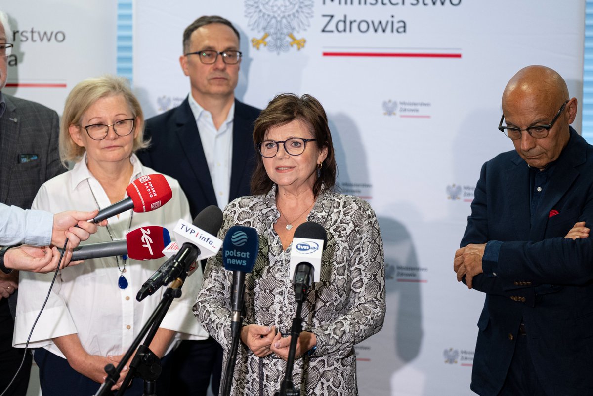 MZ_GOV_PL's tweet image. Nowoczesny test molekularny HPV HR oraz cytologia na podłożu płynnym zostały włączone do Programu Profilaktyki Raka Szyjki Macicy w Polsce. ✅
Zmieniony program profilaktyczny oznacza dla polskich pacjentek dostęp do badań opartych na najnowszej wiedzy medycznej i standardach…