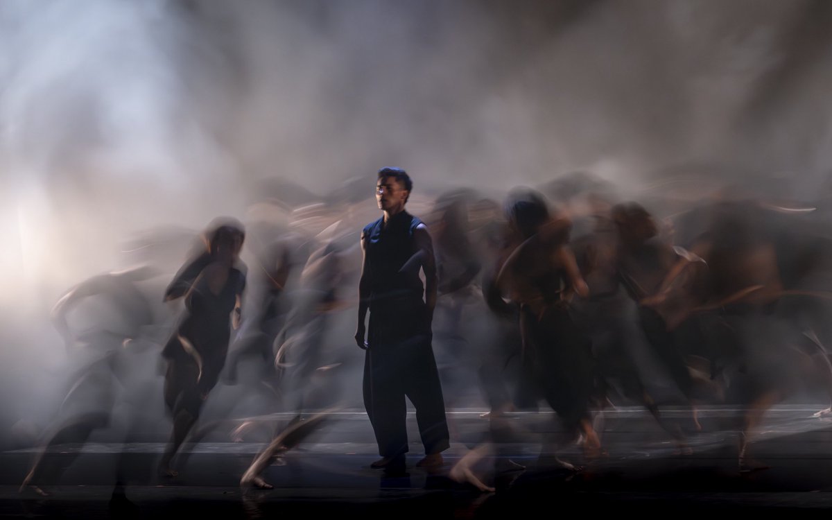 #SeNosQuedaroEllos | <a href="/PalacioOficial/">PalaciodeBellasArtes</a> 
Una pieza comisionada para el Centro de Producción de Danza Contemporánea <a href="/CEPRODAC/">CEPRODAC</a> 
Coreografía y Dirección de Escena: <a href="/FrancisCordovAZ/">PHYSICAL MOMENTUM</a> #FranciscoCordova

Fotos: Carlos Alvar
_
<a href="/danzaINBAL/">danzaINBAL</a> 
<a href="/cultura_mx/">Secretaría de Cultura</a> 
<a href="/CulturaCiudadMx/">Secretaría de Cultura de la Ciudad de México</a>