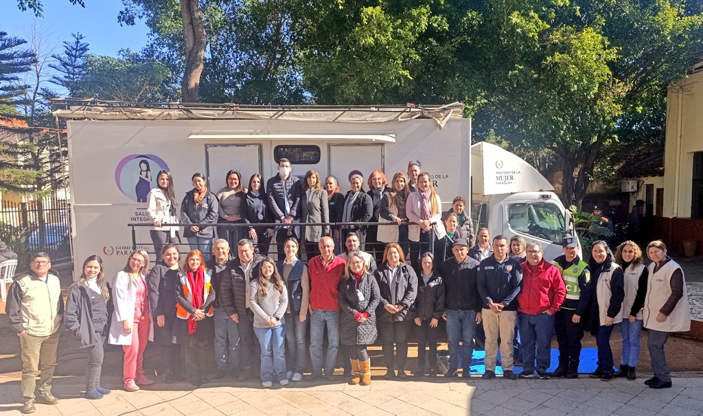 ERSSAN acompañó la jornada de "Ciudad Mujer Móvil", en el Salón Municipal de la ciudad de Guarambaré del Dpto. Central.

En la ocasión funcionarios del ERSSAN brindan asesoramientos y hacen entregas de resultados de los análisis realizados en el laboratorio de la institución.