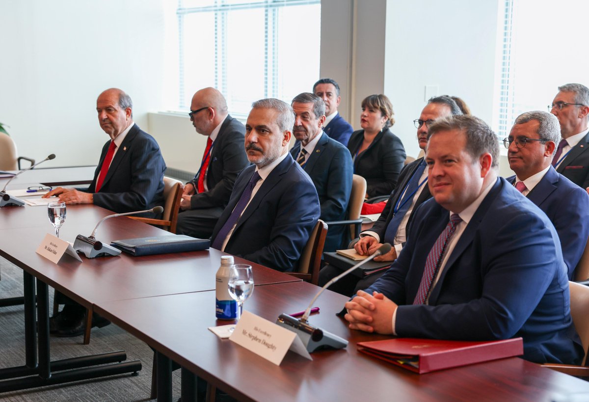 MFATurkiye's tweet image. Minister of Foreign Affairs @HakanFidan participated in the informal meeting on Cyprus in a broader format, held under the auspices of the Secretary-General of the United Nations, in New York.