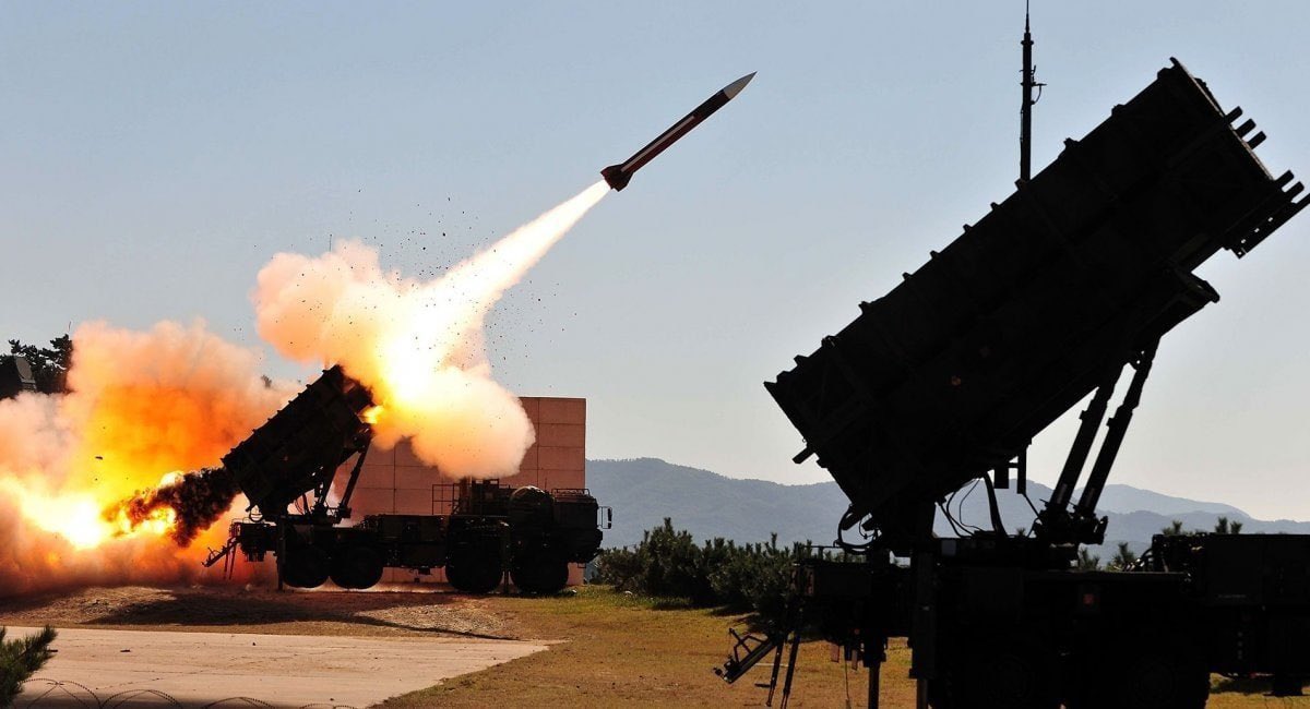 DzisMaksym's tweet image. 🇺🇸🇨🇭🇺🇦 The secret of Trump's 17 Patriot complexes for Ukraine revealed, — Defense Express
According to the contract concluded in 2021, Switzerland was to receive 5 Patriot batteries. One Patriot battery consists of three launchers.
Therefore, 15 launchers correspond to five…