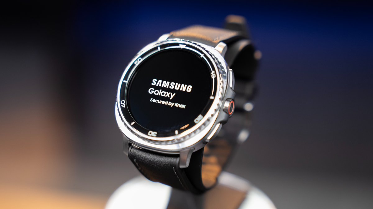 microcenter's tweet image. We got our hands on the newly announced Samsung Galaxy Watch 8 and absolutely LOVED it! Find thee full hands-on on Micro Center News: micro.center/358a20