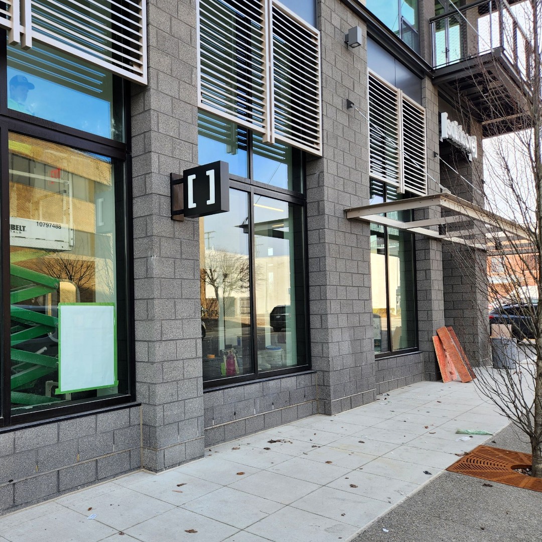 metrosignsal's tweet image. 🏋🏽 SolidCore in Birmingham needed signage that matched their modern minimalist aesthetic. By partnering with Southeast Sign Co. we branded this location with promotional window vinyl, wall signs, blade signs, and more!

#ModernSignage #WindowVinyl #WallSigns #BrandingSolutions