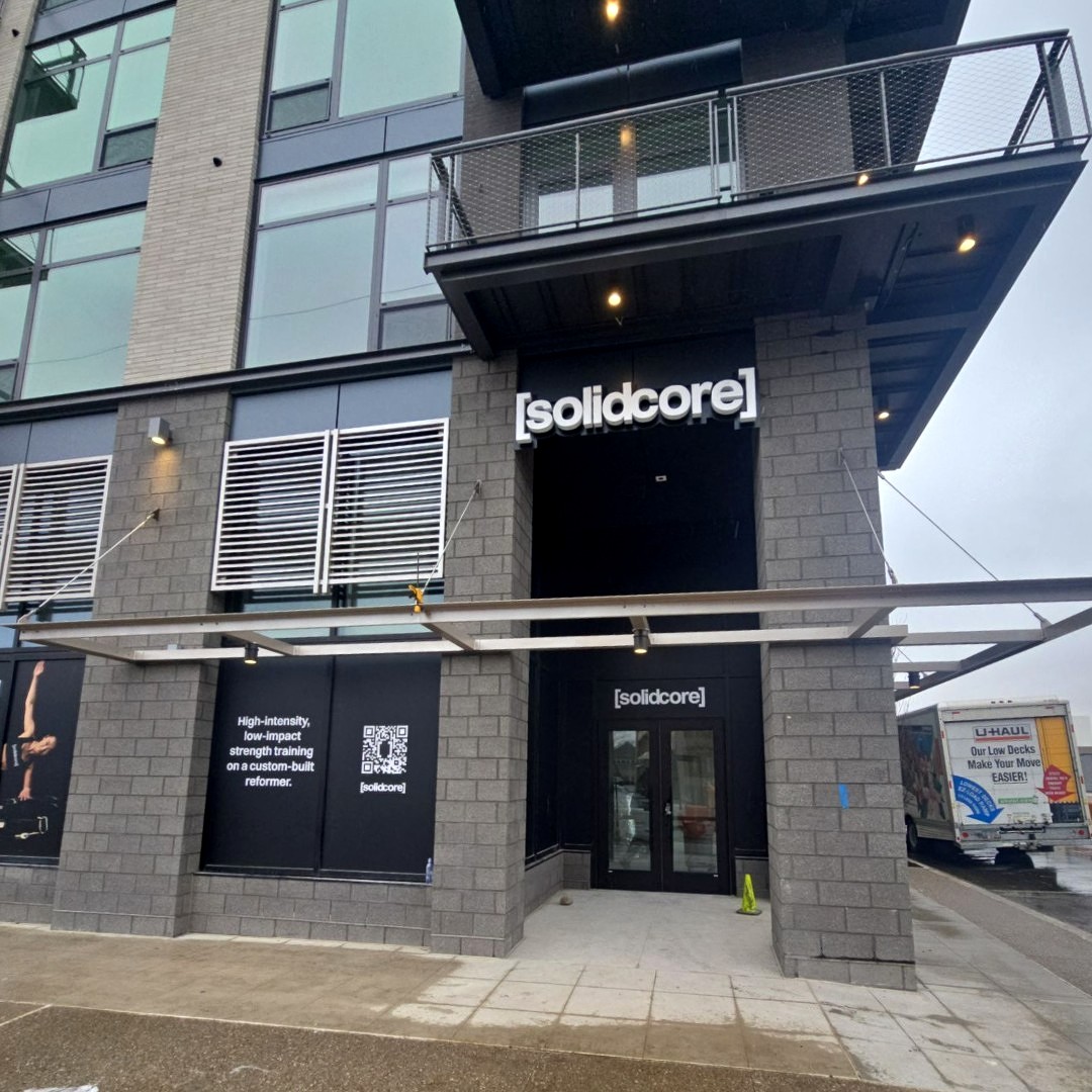 metrosignsal's tweet image. 🏋🏽 SolidCore in Birmingham needed signage that matched their modern minimalist aesthetic. By partnering with Southeast Sign Co. we branded this location with promotional window vinyl, wall signs, blade signs, and more!

#ModernSignage #WindowVinyl #WallSigns #BrandingSolutions