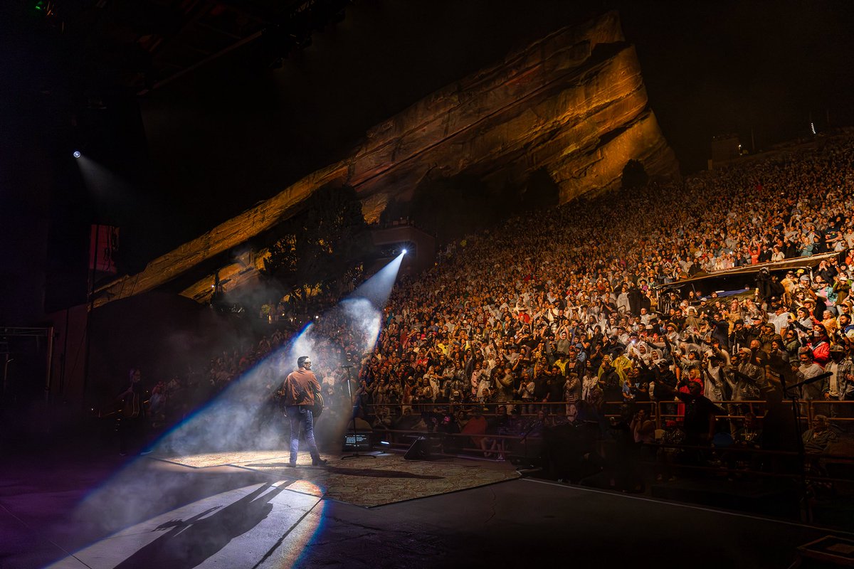 ericchurch's tweet photo. 7.16.25 // Morrison, CO // Red Rocks // Eric Church vs. The Guitar

Thank you to the Church Choir and everyone who was there for this unforgettable night!

📸: Anthony D’Angio https://t.co/mCm73AQfcE