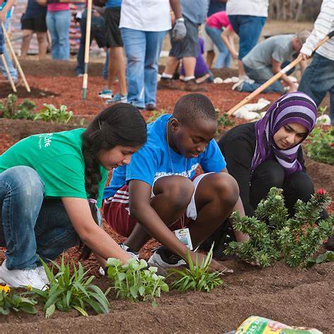KHoustonB's tweet photo. #ThrowbackThursday 🌱
Did you know Keep Houston Beautiful started in 1979 under the Houston Clean City Commission? Since then, Houstonians have united through cleanups, beautification, and education to keep our city vibrant and green. 💚 #KeepHoustonBeautiful #TBT #HoustonHistory https://t.co/6Dk4UDBqVJ