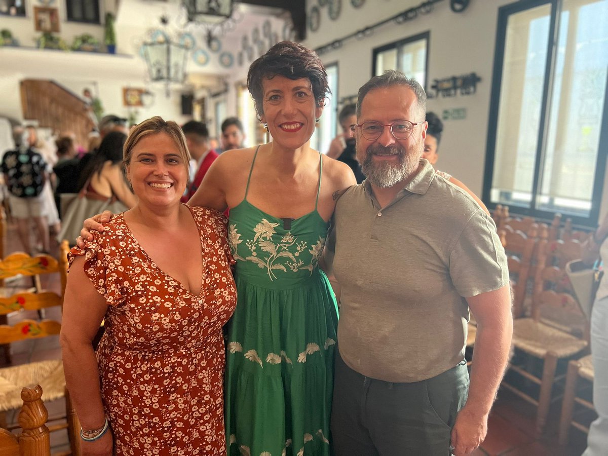 PsoeGranada's tweet image. 📸Junto a la ministra Elma Saiz en un acto emotivo y necesario con motivo del 600 aniversario de la llegada del pueblo gitano a España
Ahora más que nunca, cultura, memoria y compromiso para construir una sociedad más justa, inclusiva e igualitaria