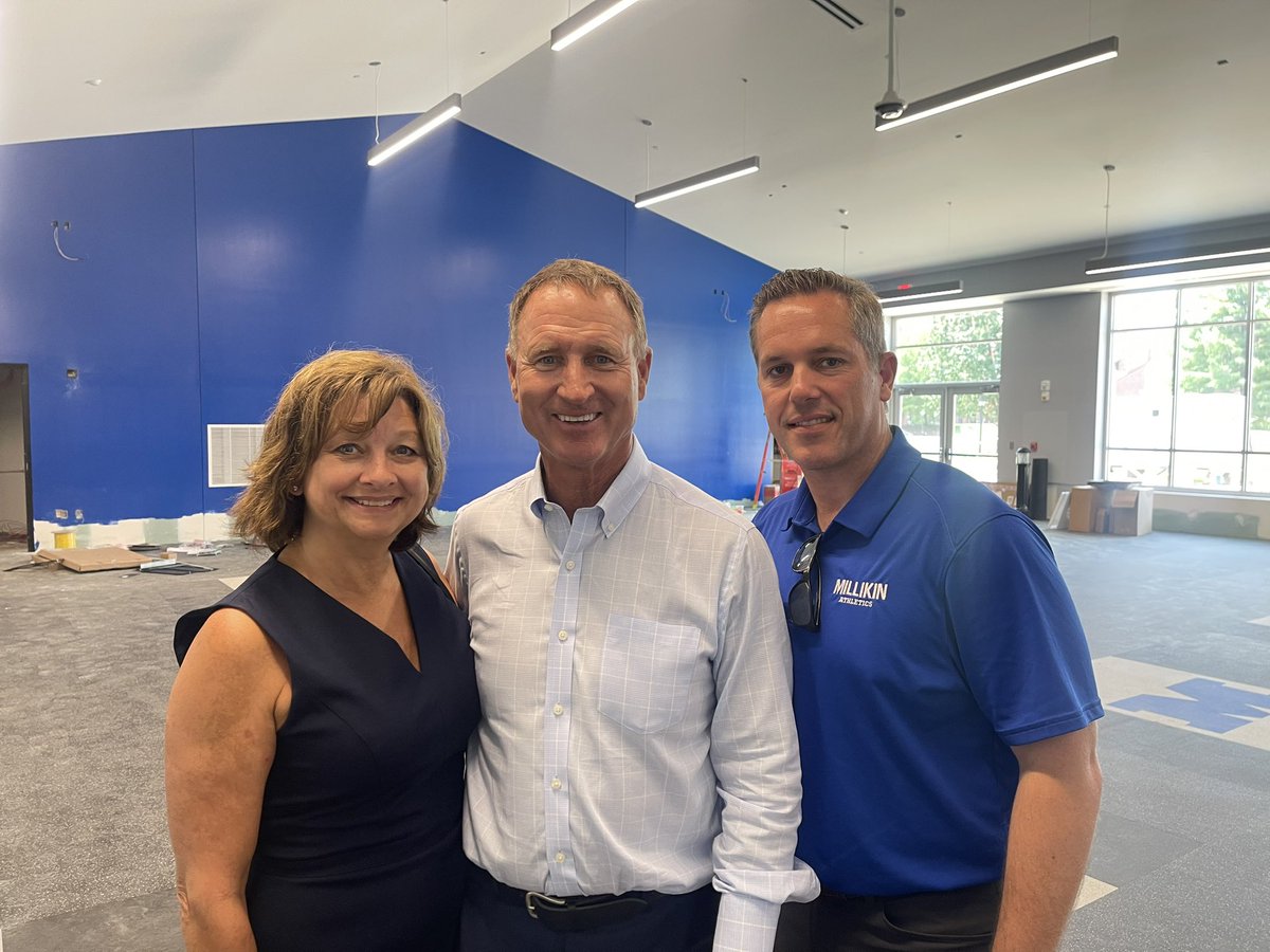 🏈🏈🏈 The sky was a little more BLUE with two special visitors in Millikin, America… A huge THANK YOU to Jim (former MU FB/NFL great) and Jill Perryman for visiting Millikin University and showing their incredible support for Big Blue Football! 🏈💙