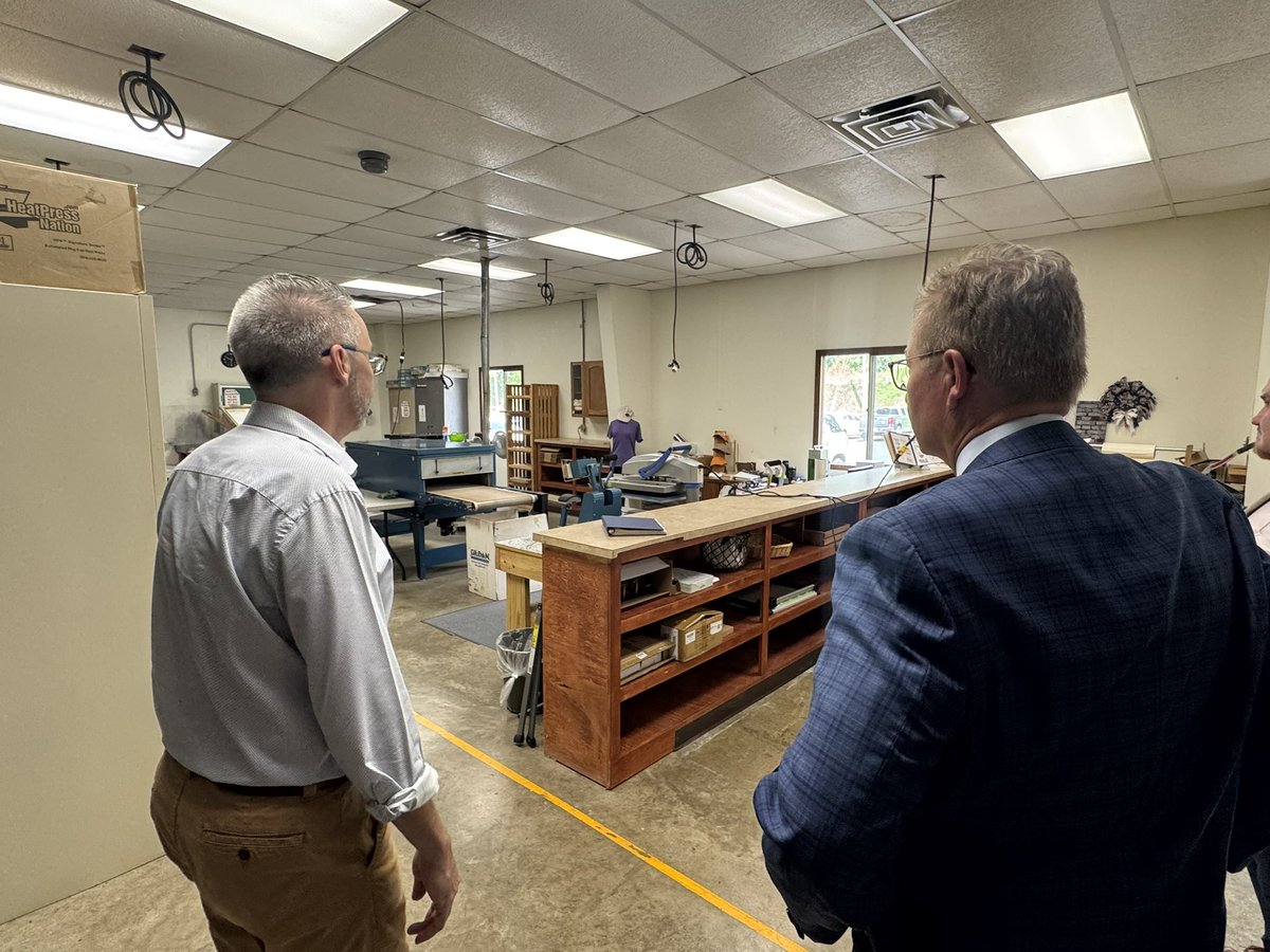 WVTreasury's tweet image. Treasurer Pack’s trip to Nicholas County on Wednesday was also highlighted by a tour of Summersville Lake State Park, led by Park Superintendent Keith Richardson, and a visit with Bright Horizons in Craigsville.