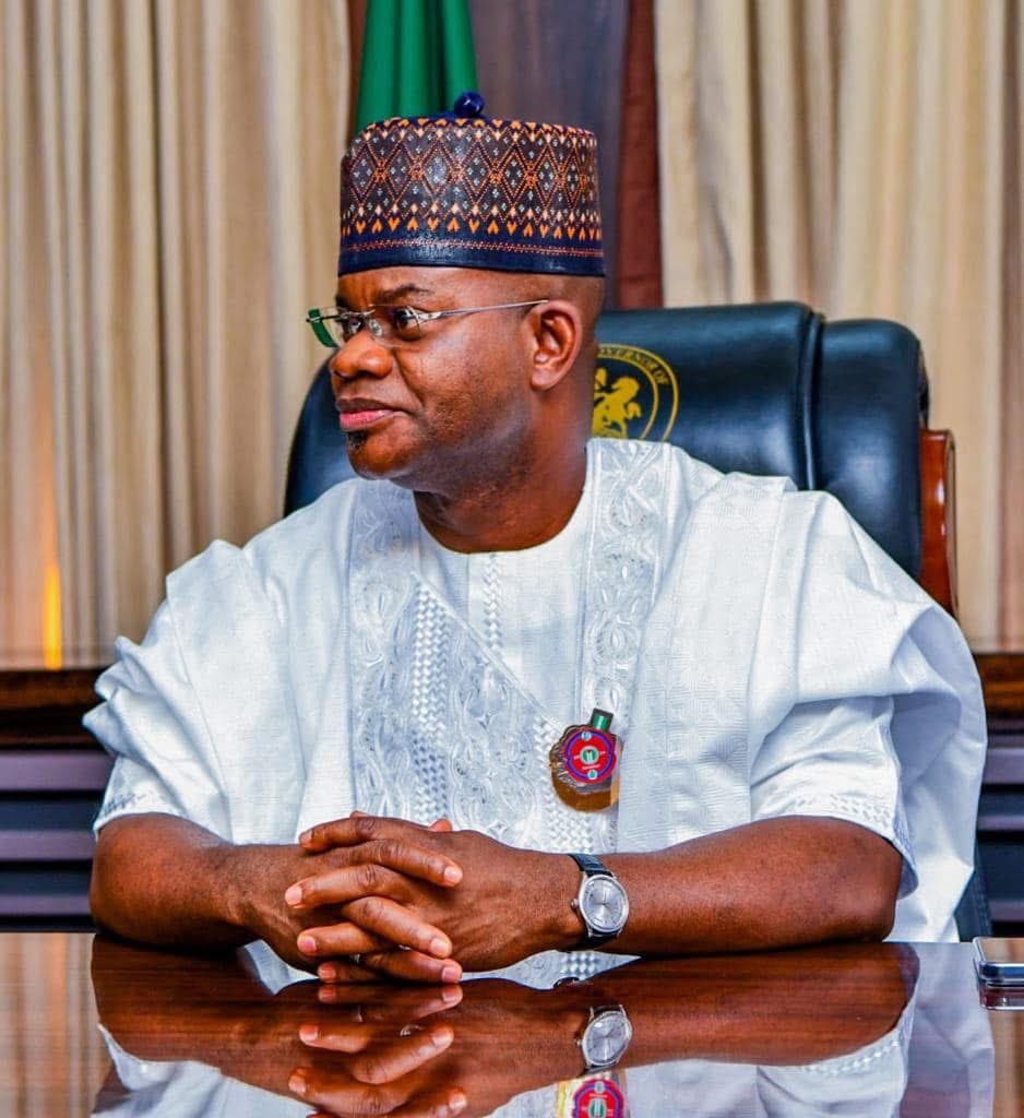 TheKayodeBadmus's tweet image. While we are still on the polygamy of our former Presido, I hear former Kogi state governor, 50-year-old Yahaya Bello has married the love of his life, 23-year-old Hiqma as his fourth wife.
Here is wishing them a happy home.
Unfortunately, the former governor who failed to…