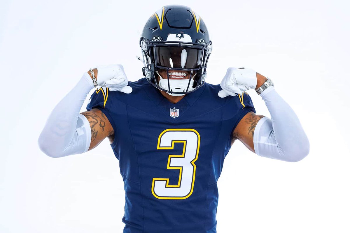 HelmetStalker's tweet image. The Los Angeles Chargers have unveiled their ‘Super Chargers’ alternate uniform
The alternate helmet will feature a navy-blue shell and facemask along with their usual helmet decal in gold/navy/white and the player’s number in white.