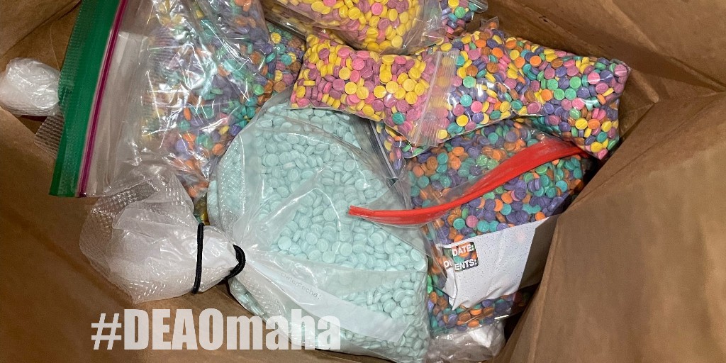 DEAOmahaDiv's tweet image. In the first 6 months of 2025, #DEA has removed more than 216,500 #fentanyl pills and 85+ pounds of fentanyl powder from #Iowa, #Minnesota, #Nebraska, #NorthDakota & #SouthDakota. Our agents work around the 🕰️to keep our communities safe. #DEASuccesses #TakeBackAmerica
