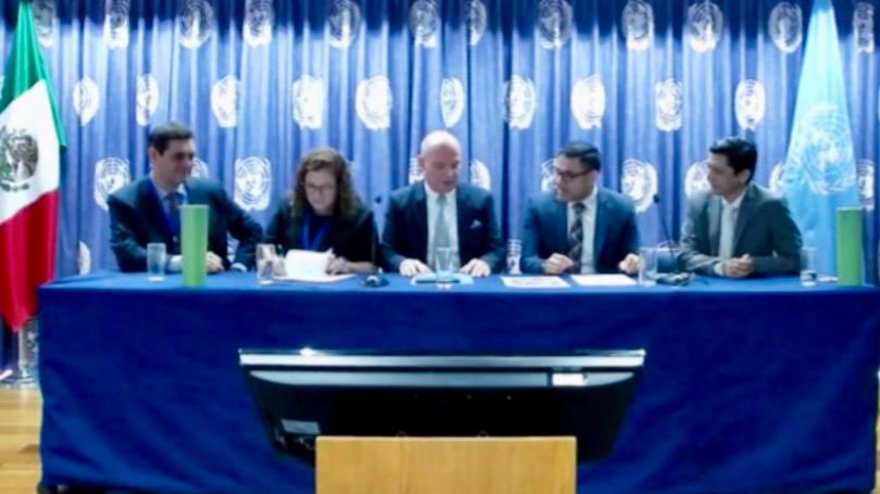 ✍🏾 La Comisionada Presidenta del #INFOCDMX, <a href="/lauraenriquezr/">Laura L. Enríquez Rodríguez</a>, asistió de manera virtual a la Firma de Cartas de Colaboración con <a href="/UNODCmexico/">UNODC México</a> y <a href="/AMCS_ORG/">Alianza México CiberSeguro</a>, con la participación de la <a href="/SSPCMexico/">Secretaría de Seguridad y Protección Ciudadana</a>.  

Este esfuerzo conjunto busca fortalecer la lucha contra cualquier forma de