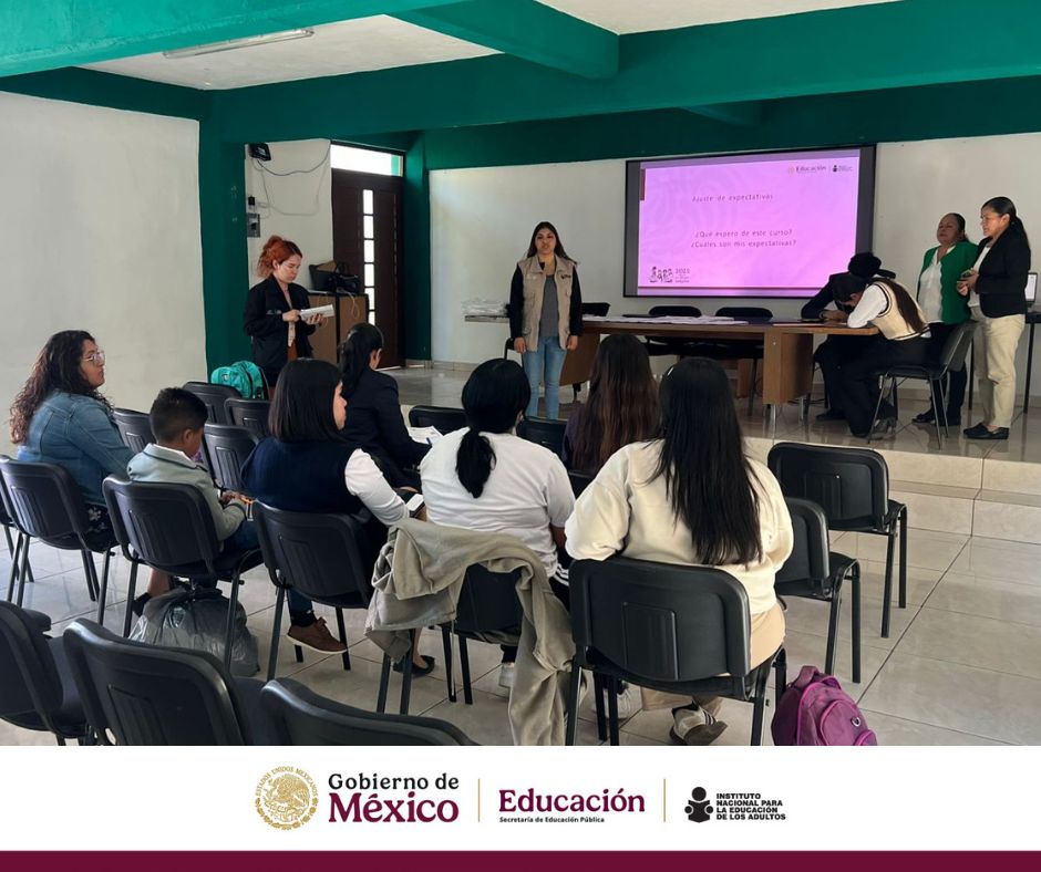 ineamexiquense's tweet image. En la Escuela Normal de Sultepec, los alumnos fueron capacitados por el Área de Servicios Educativos de la Coordinación de Zona #IxtapanDeLaSal, #INEA Estado de México, en función de #alfabetizar a las personas de sus localidades que se encuentran en situación de rezago educativo