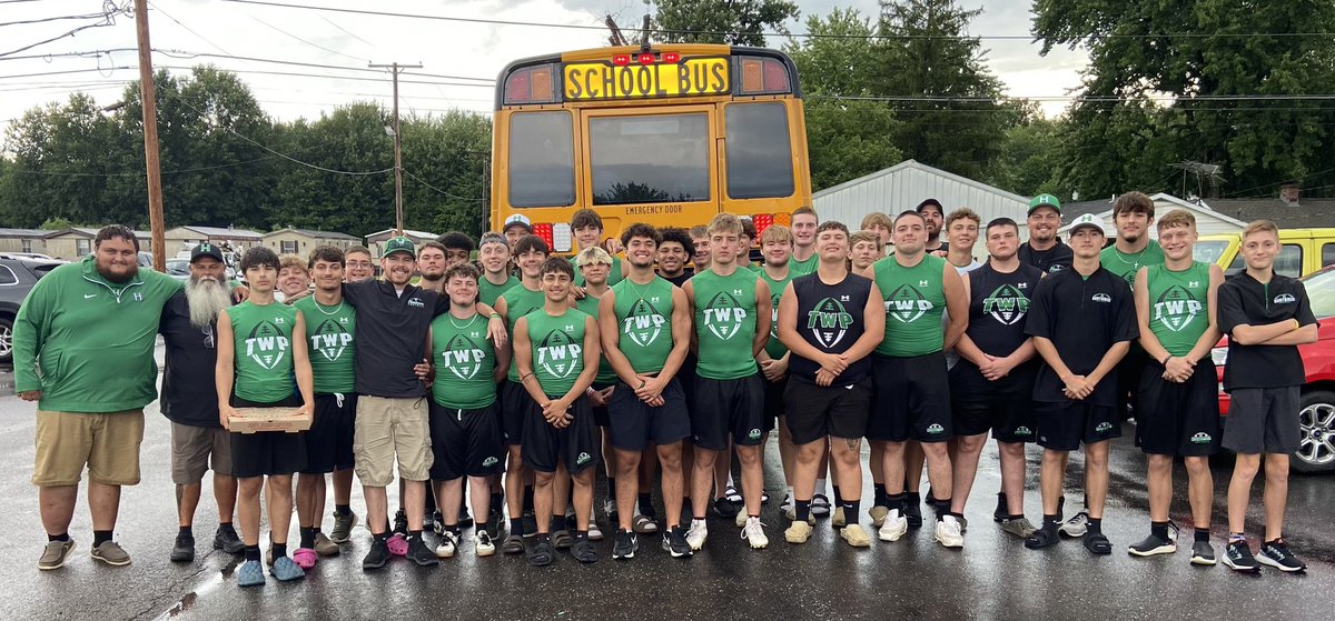 HuntsmenFball's tweet image. Weather ruined the 7v7 but we went 1-0 vs The Pizza Place!  #HuntsmenFootball