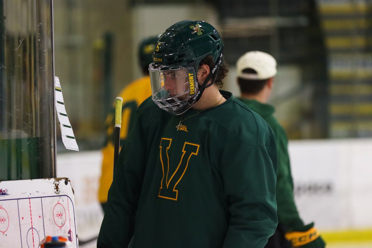 UVMmhockey's tweet image. Our ๐๐ง๐๐๐ฃ ๐๐ค๐ช๐ฃ๐ฉ๐๐๐ฃ ๐๐๐ฃ!
P.J. Forgione - South Burlington, Vt.
Caeden Herrington - Manchester, Vt.
#802Hockey