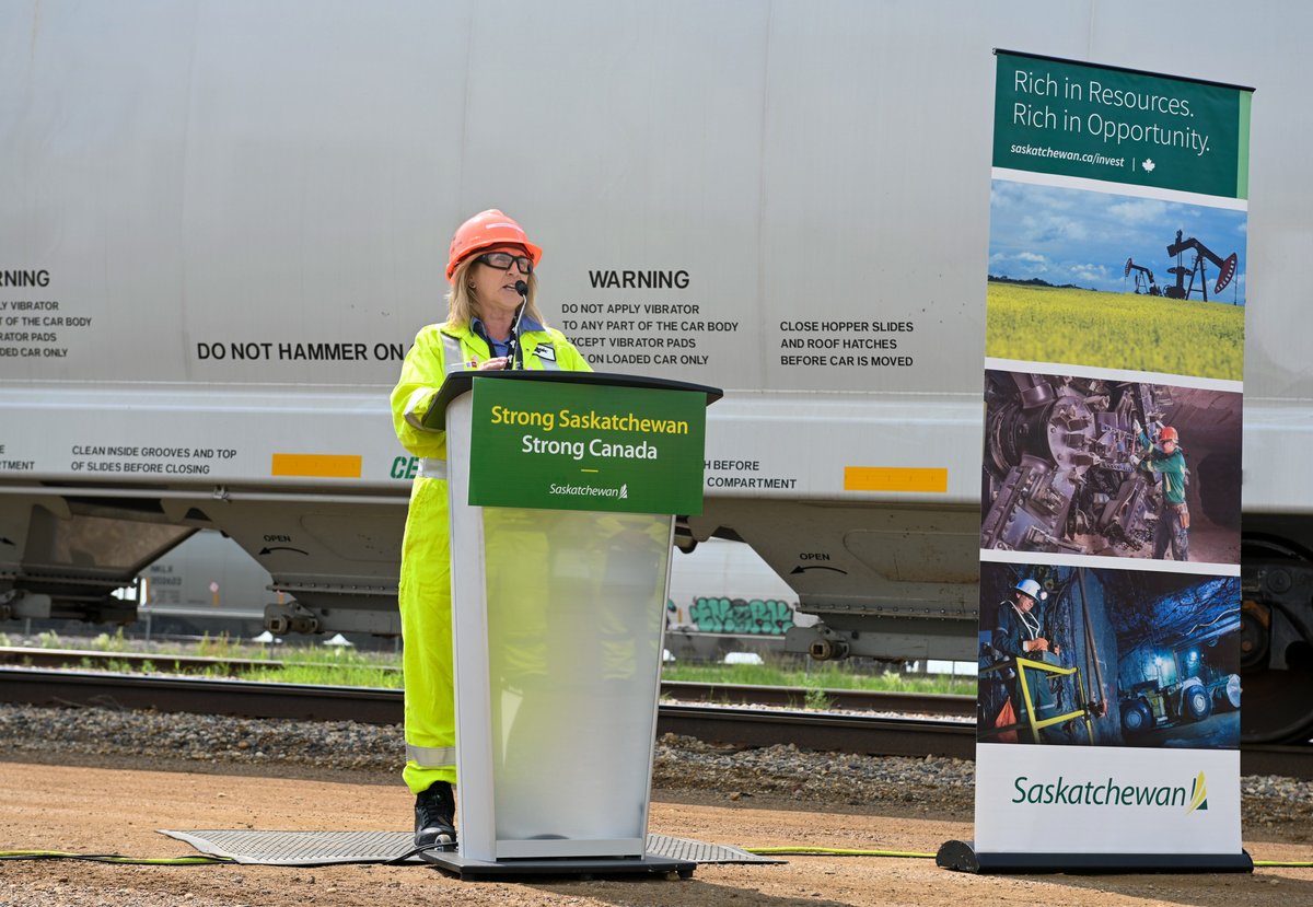 PremierScottMoe's tweet image. Yesterday, Minister of Energy and Resources, Colleen Young was in Belle Plaine alongside representatives from the Saskatchewan Mining Association and Mosaic to recognize how Saskatchewan’s mining sector is forging Canada’s path to become a global energy superpower.
We’re…