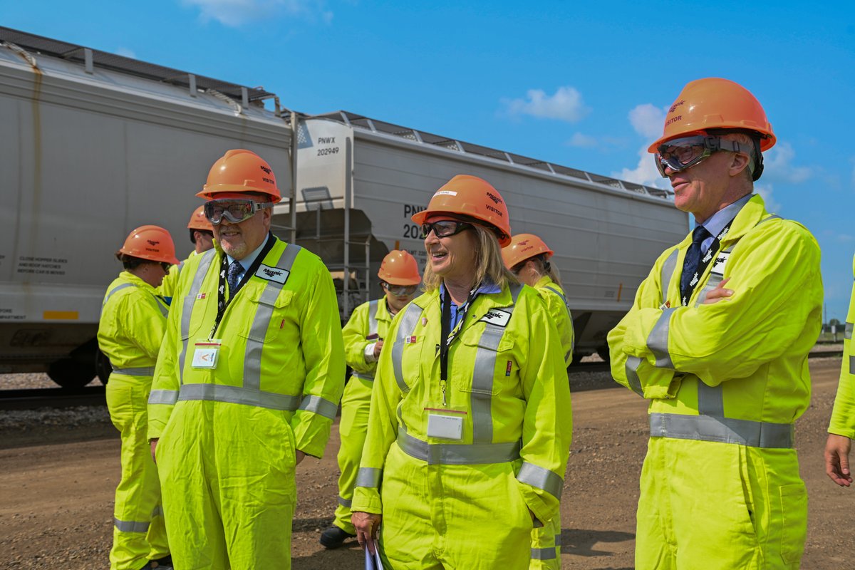 PremierScottMoe's tweet image. Yesterday, Minister of Energy and Resources, Colleen Young was in Belle Plaine alongside representatives from the Saskatchewan Mining Association and Mosaic to recognize how Saskatchewan’s mining sector is forging Canada’s path to become a global energy superpower.
We’re…