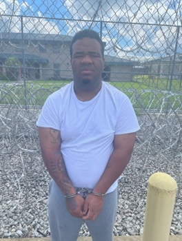 ERONewOrleans's tweet photo. 🚨HUMAN SMUGGLER ARRESTED: ICE New Orleans arrested Rainel Pedroso, a citizen of Cuba.  His criminal history includes a conviction for Transportation on an Undocumented Alien and sentenced to 15 months prison. https://t.co/GWOBu5sFkD