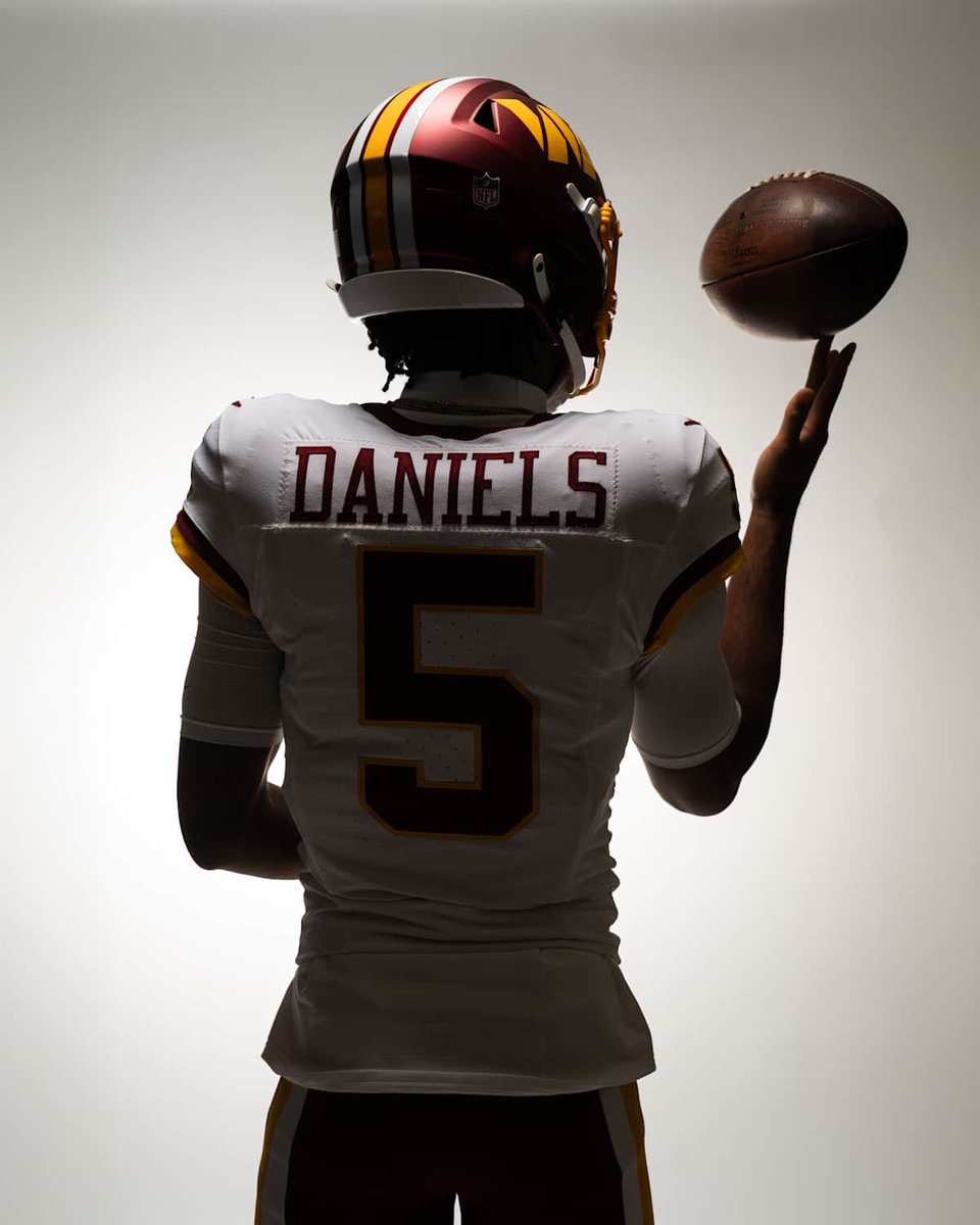 HelmetStalker's tweet image. The Washington Commanders recently unveiled their ‘Super Bowl Era’ alternate uniform.
The alternate helmet will feature their typical satin-burgundy shell with a gold facemask, team logo and a white and gold stripe.