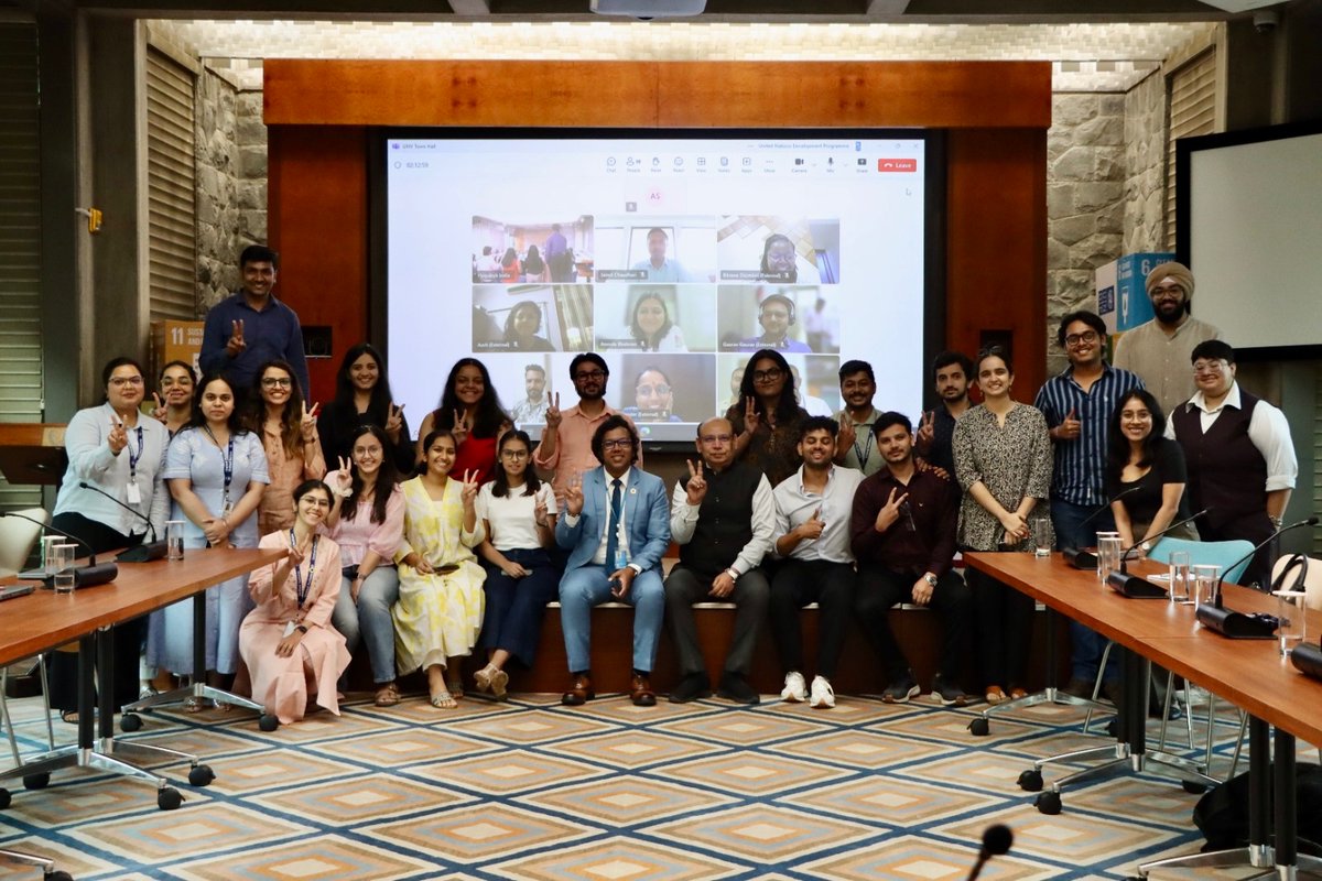 Truly uplifting!  #UNVolunteers from across 🇮🇳 came together at the Townhall—sharing diverse experiences, fresh perspectives, and a shared sense of purpose.. A powerful reminder that collaboration fuels impact, and we are strongest when united as one UN community.
