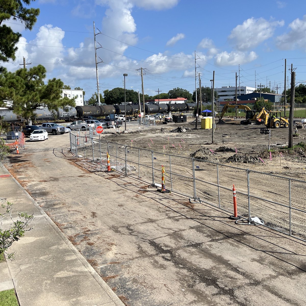 TulaneAthletics's tweet image. Construction on the Goldring Tennis Center is under way!
#RollWave