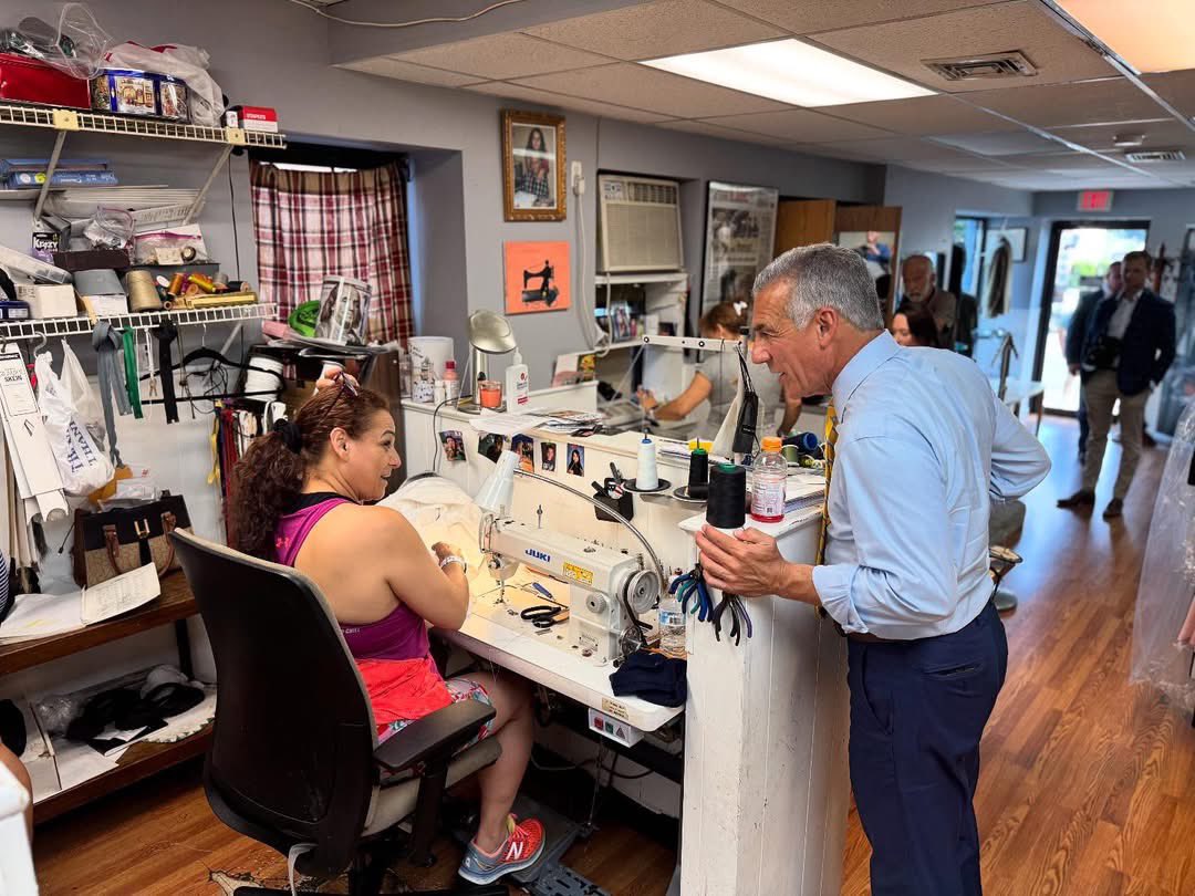 Jack4NJ's tweet image. With Mikie Sherrill nowhere to be found, we decided to take the campaign to her district! I can tell you, she wasn’t at these small businesses in Morristown today.
I’ve started two small businesses on Main Street here in New Jersey. I know how hard NJ Democrats have made it to…