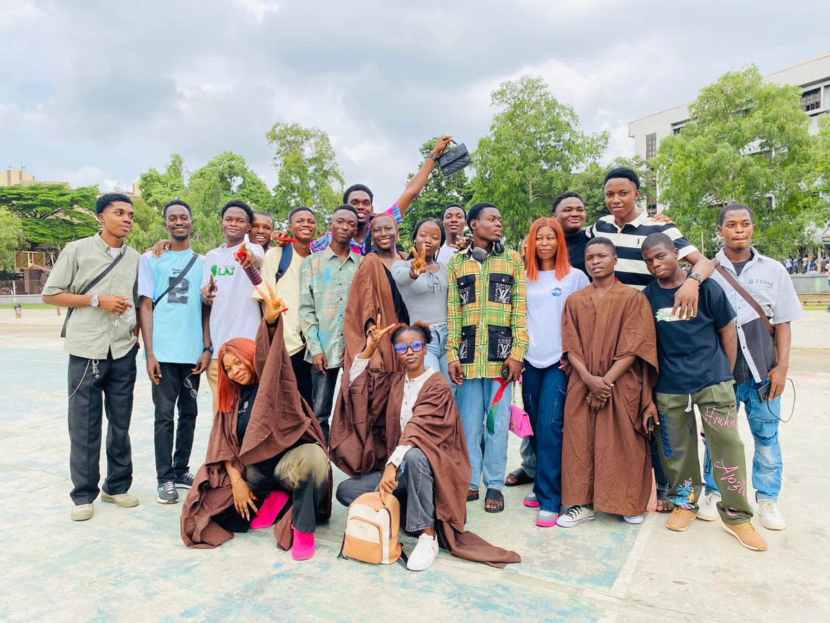 Painkil40295936's tweet image. THIS USER JUST GOT MATRICULATED🤭
I pray for greater achievement in my academics 🙏
Happy Matriculation to me and all the matriculating students of yabatech🤗
The last slide: Me and my Adanne🤭🥰
#ComputerEngineeringStudents😍
#computerengineer
#Yabatech