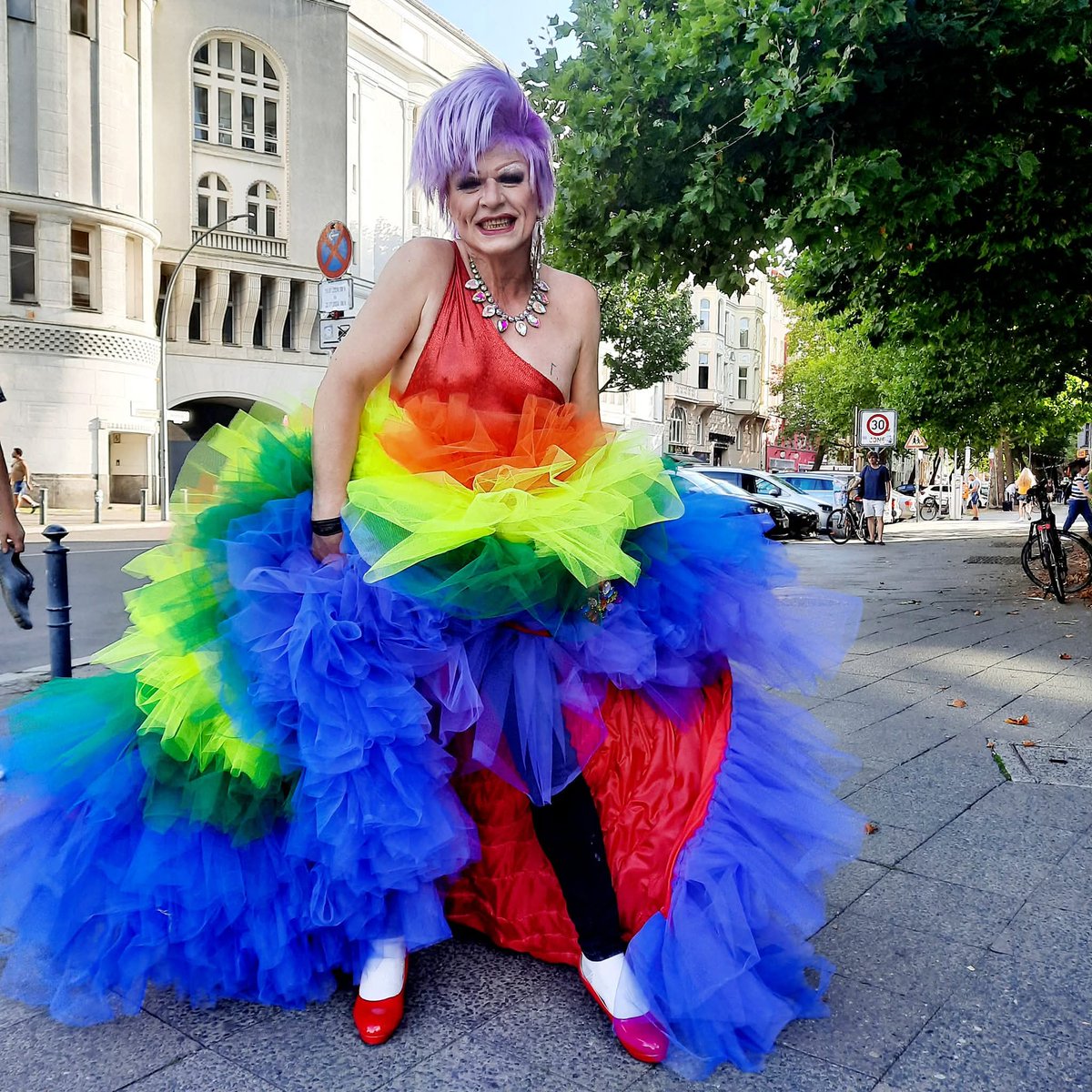 berlin (@guyonflame) on Twitter photo Pride in Berlin mal die Regenbogenallergiker schocken 
#Pride2025 #Berlin #fabsisters #regenbogenflagge #csd #drag #aktivist #noafd Pride in Berlin mal die Regenbogenallergiker schocken 
#Pride2025 #Berlin #fabsisters #regenbogenflagge #csd #drag #aktivist #noafd