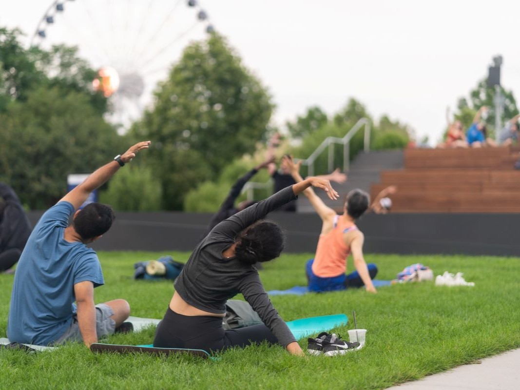NavyPier's tweet image. Over 36 million Americans choose yoga for better strength, balance and overall well-being. Explore the science-based benefits of making it part of your routine from experts at @NorthwesternMed: bit.ly/4bR5Dc6