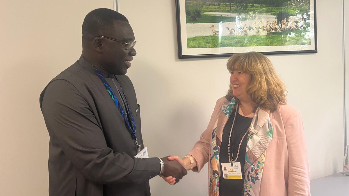 SchomakerAstrid's tweet image. Chuffed by the level of commitment to biodiversity at #AMCEN20.
With @OusseynouKasse, Chair of the African Group of Negotiators on Biodiversity, we agreed on the importance of regional coordination & capacity-building as enablers of accelerated implementation of the #KMGBF.