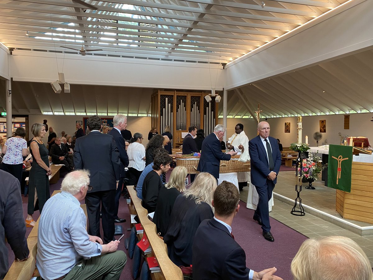 ZalNishat's tweet image. Attended Sandy Gall’s funeral today at St. Augustine’s Church, Tunbridge Wells, Kent. It was an honour to pay my respects to him and his family. His contributions to the people of #Afghanistan were immense—esp. for those striving for dignity, freedom, equality, democracy &…