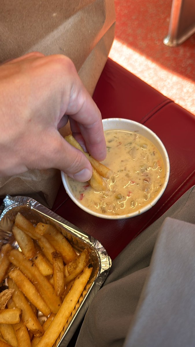 SpringFerret138's tweet image. Metro north chowder #expand