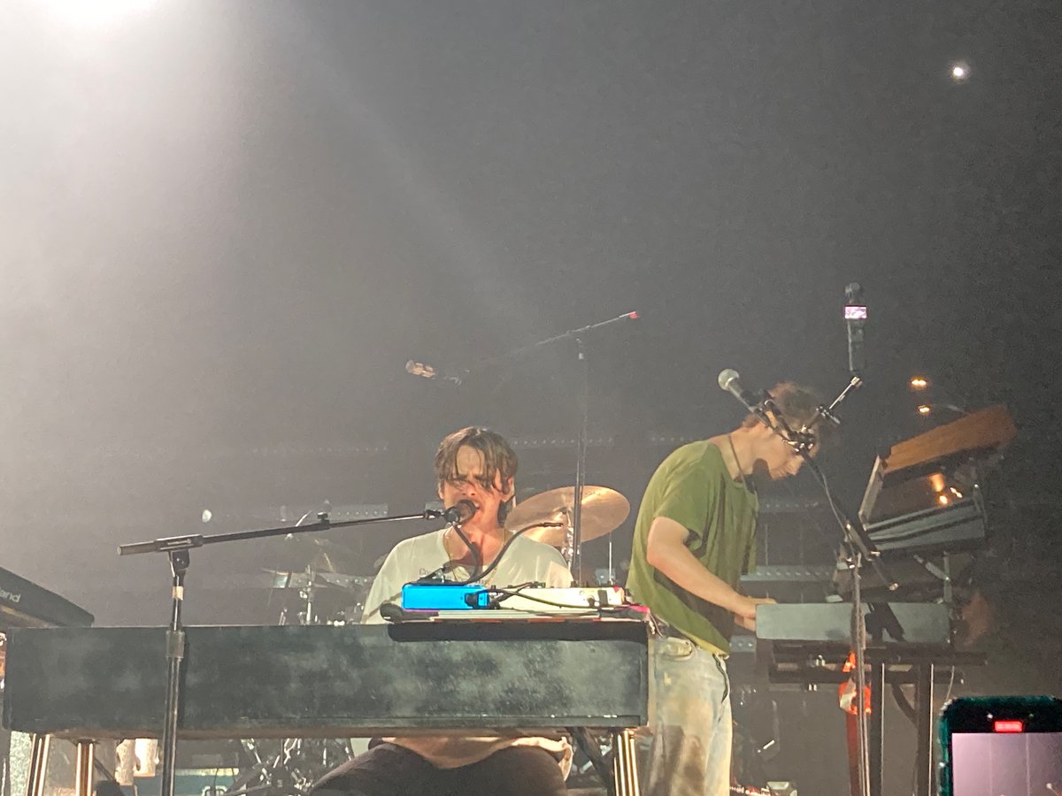 patriciavdodero's tweet photo. "Is it really love you've been speaking of? I say..that you need me" "The truth stands in the end while you're deciding what to do" "To run again without the pain, to love you without being afraid"...awesome @fosterthepeople @isominnis https://t.co/sDYmBfDFER