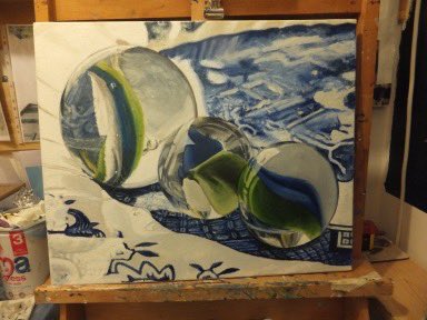 MacleanArtist's tweet image. One from the archive, Marbles on Blue Willow, oil paint on canvas , I loved this one 😊 #oils #painting #canvas #art #artist #marbles #blue_willow #oilpaint