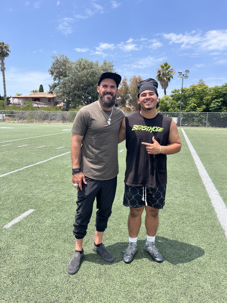 SWCJaguarFB's tweet image. Thank you @weddlesbeard for pouring into our guys today.
14 YR NFL Vet ✅
Super Bowl Champ✅
6X Pro Bowl Selection ✅
“Team success warrants individual success” - Eric Weddle
#GoLEFT👈🏽 #Ubuntu🤝🏽 #NFLPedigree