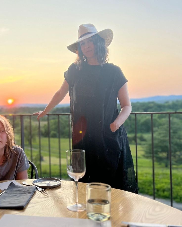 ⠀  ⠀  
______ ______ ______ ______ ______
    ← ⚪  viennanyc 🔒   ⠇                         
              ⁵ ᵐⁱⁿᵘᵗᵉˢ ᵃᵍᵒ    
⠀    it's think of me thursday!!
       tagged: <a href="/sixtoedlou/">𞋎ou ˎˊ˗</a>