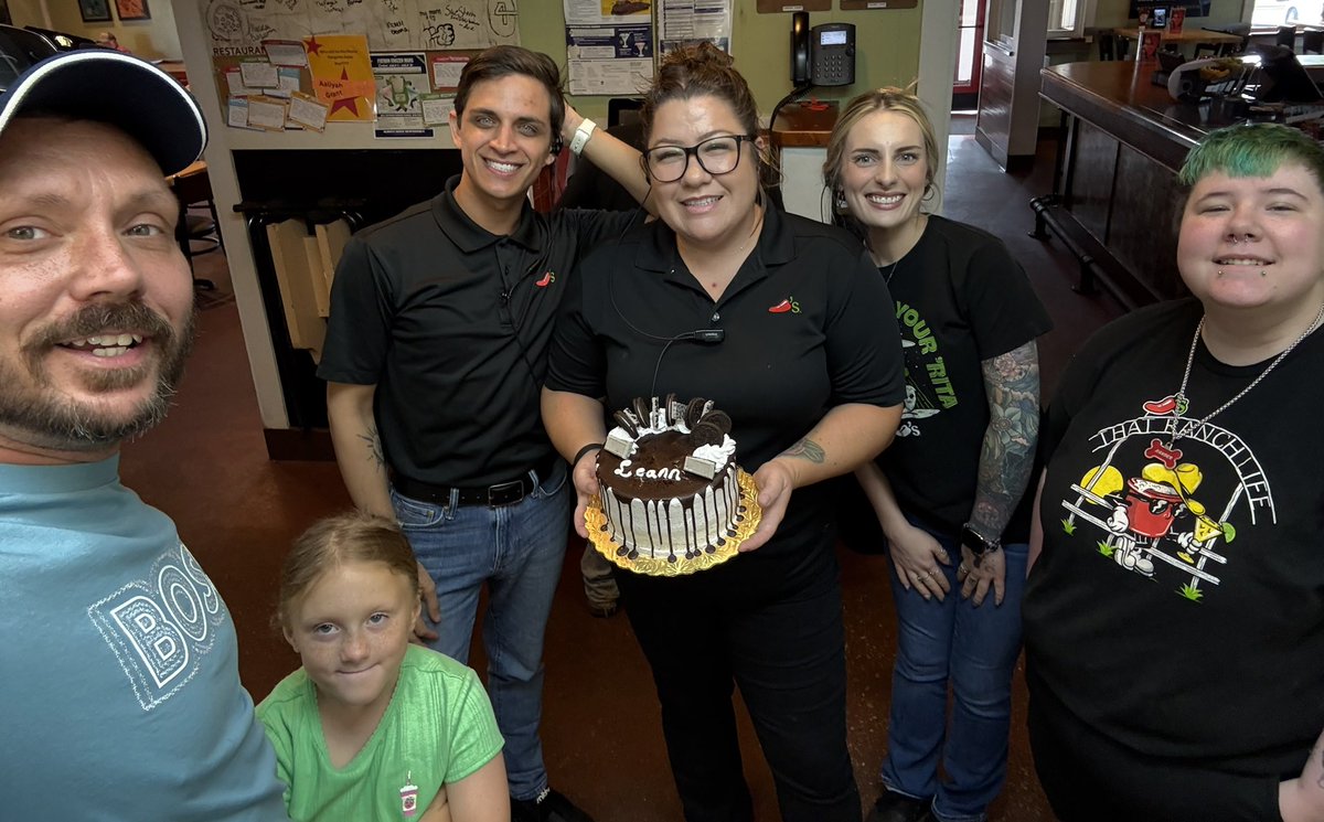 Leann has completed her last day of training with us and is going back to her home restaurant to show off all she’s learned! 🌶️🫶❤️ #ChilisLove