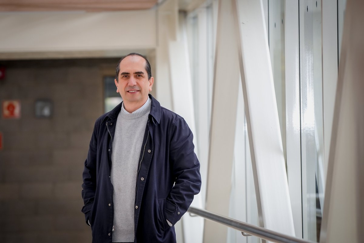 Uniandes's tweet image. “La Universidad no para. Siempre estamos haciendo intervenciones para tener espacios de bienestar”. 

Renuevan nombramiento de Maurix Suárez como gerente del campus de la Universidad de los Andes. uniandes.edu.co/es/noticias/ca…