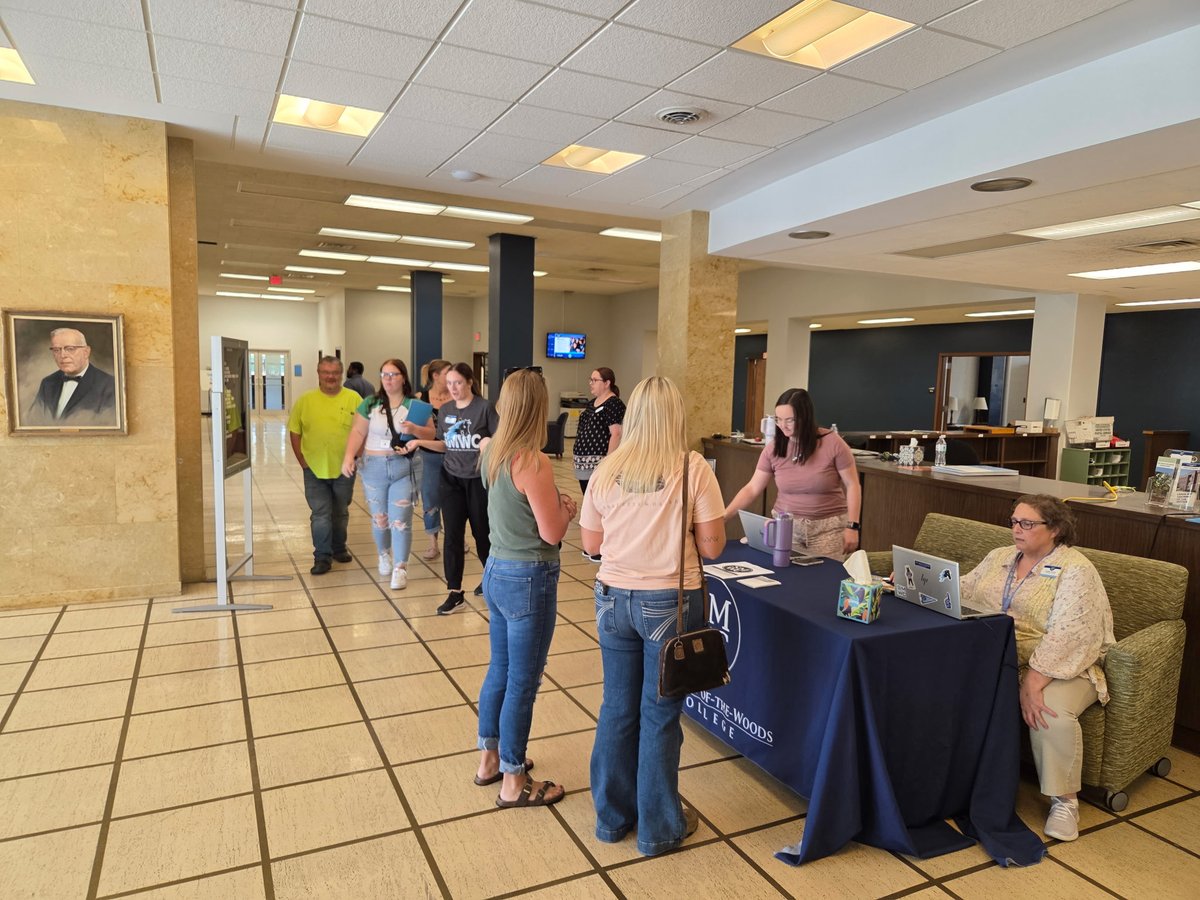 SMWC welcomed incoming freshmen and transfer students to campus today for Registration Day! Pomeroys got to meet with their academic advisors and other campus departments to get ready for their first semester at The Woods. We can't wait to see everyone again in the fall!