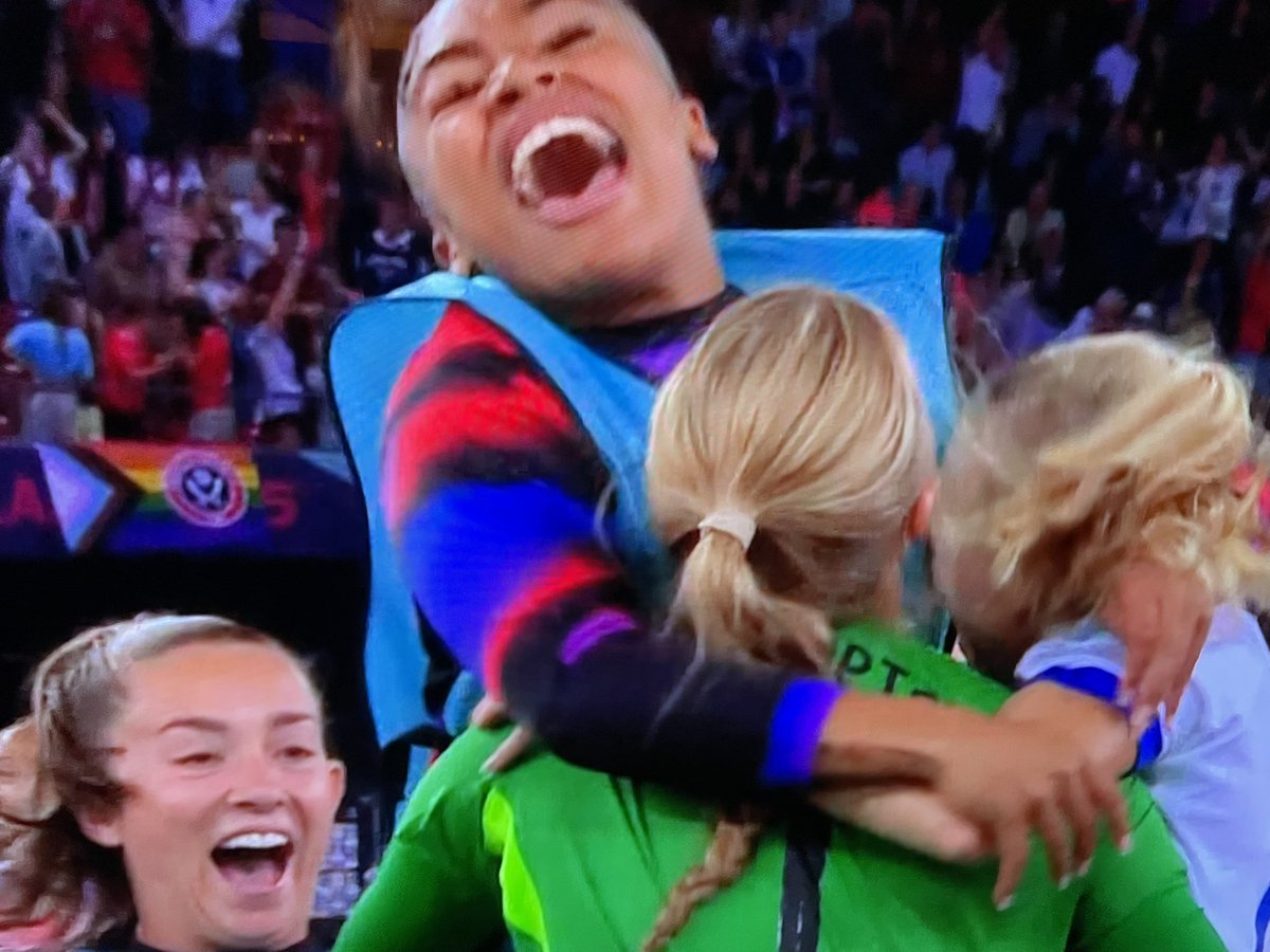JamesWSquire's tweet image. What a game ! Congratulations to the @Lionesses on a fantastic result. On to the Semi-Final.
Well played @svenskfotboll Exceptional commitment from both teams. @WEURO2025