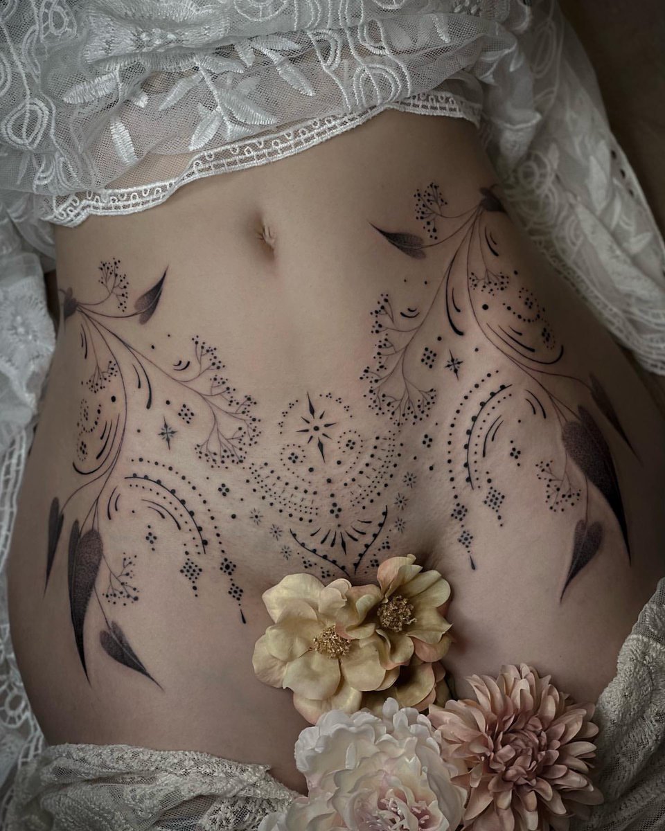 AllisonBleu's tweet photo. More sexy tattoos https://t.co/um6UaGaGl7