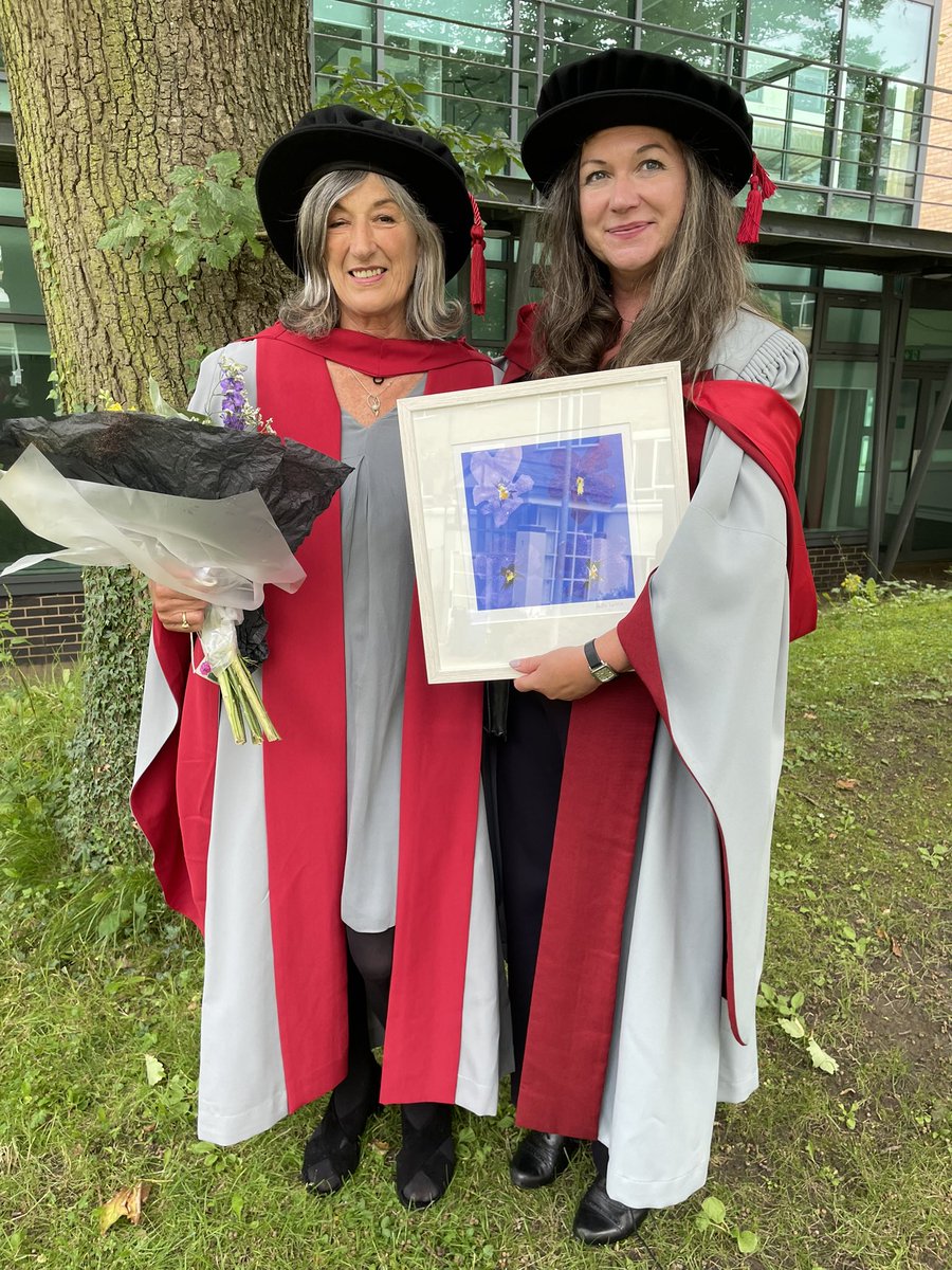 CumbriaEnglish's tweet image. A very special afternoon celebrating the graduation of Patti Leino, whose brilliant PhD was supervised by Professor Robert Williams and @DrPennyBradshaw
Congratulations Dr Leino! 🎓💐 cumbria.ac.uk/research/centr…