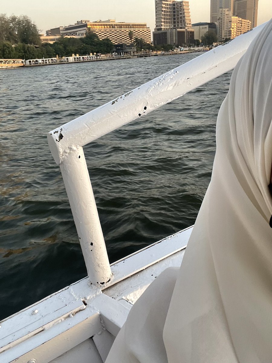 liMrtg's tweet photo. لا أحد يشبه حضوره… أبي فقط، كما لو أن الطمأنينة خُلقت فيه🩵. https://t.co/V1UIkCFSJc