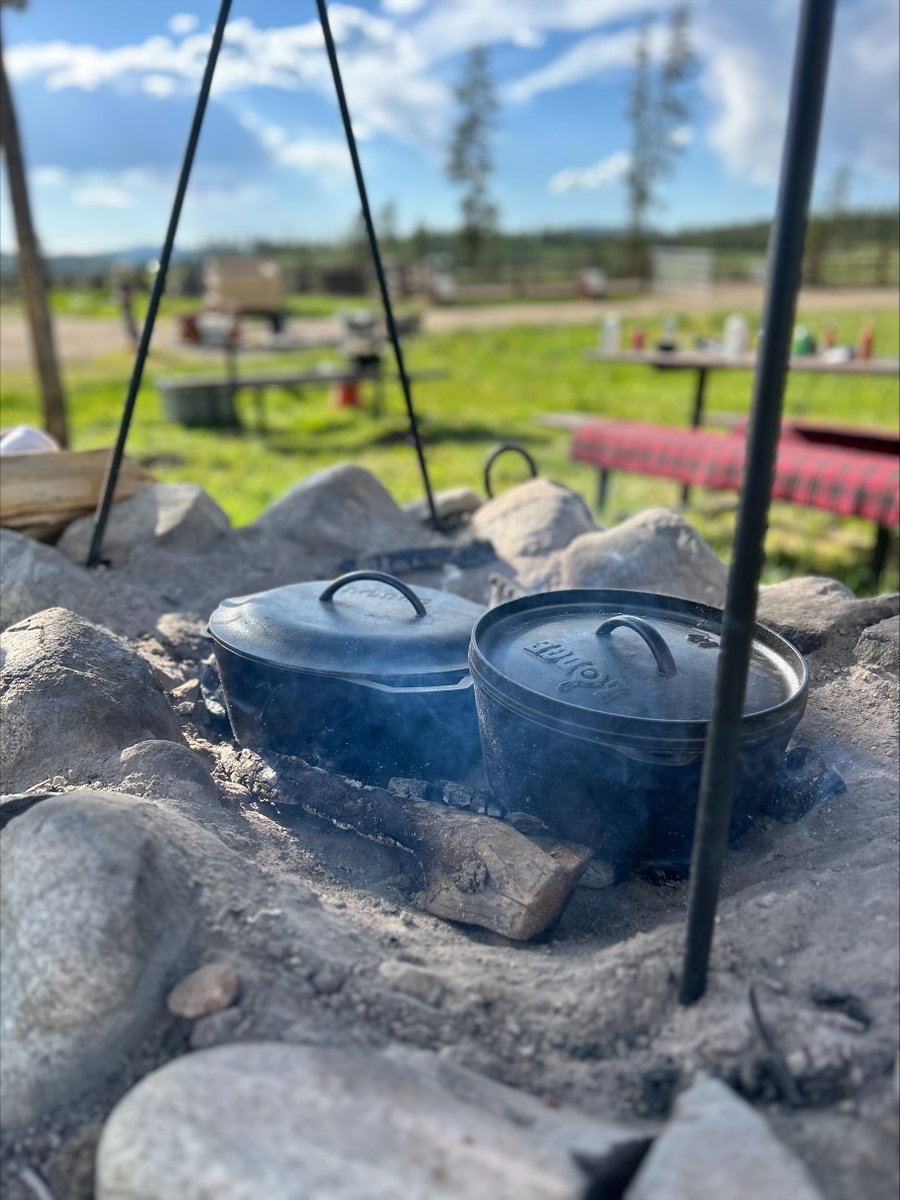 DevilsThumbRnch's tweet photo. Fill up yer plate! 🍽️ One of our favorite things about summer at the Ranch is our chuckwagon dinner! https://t.co/JkQqKBpj9F