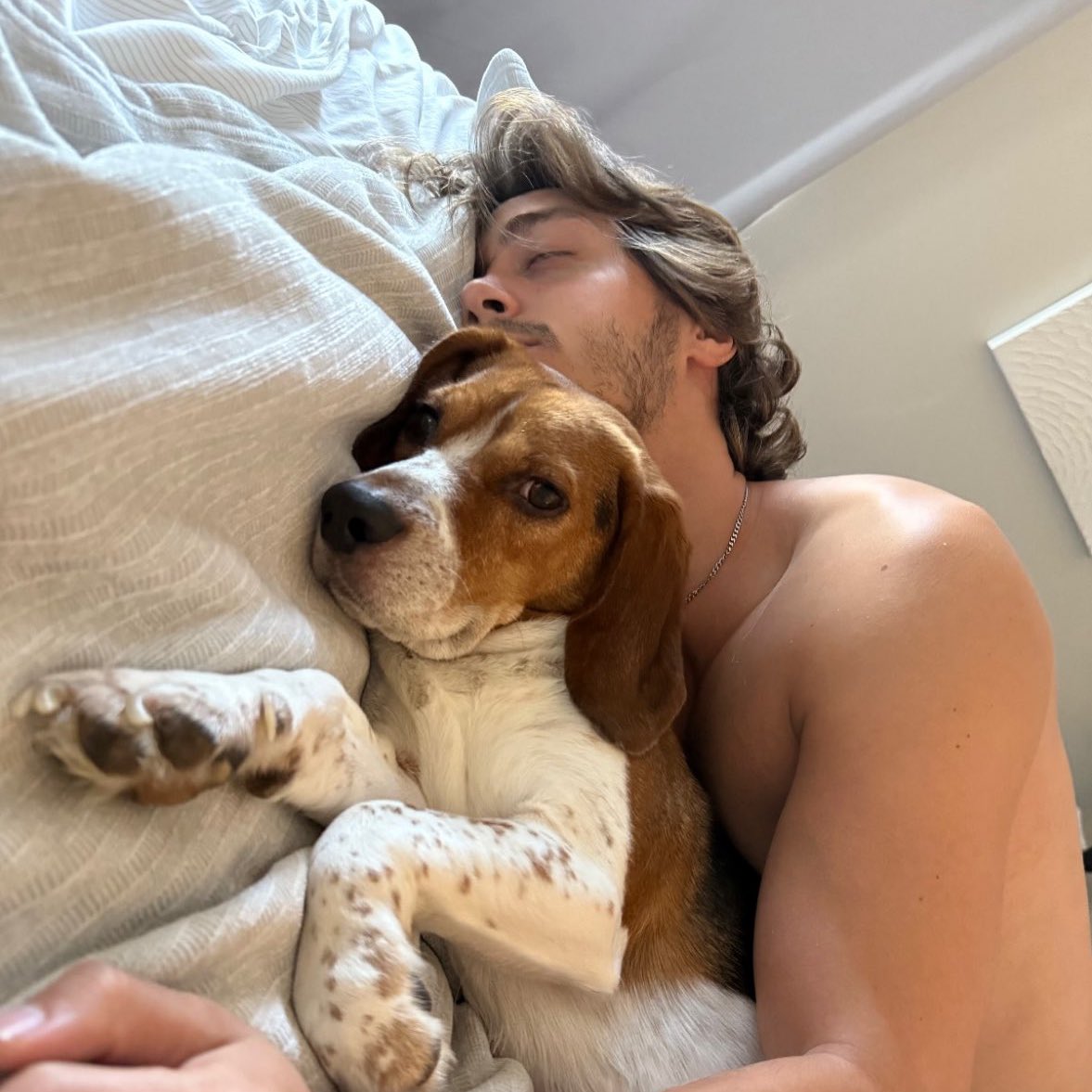 herofvs's tweet image. ai você é a grace ivers e a sua visão é essa