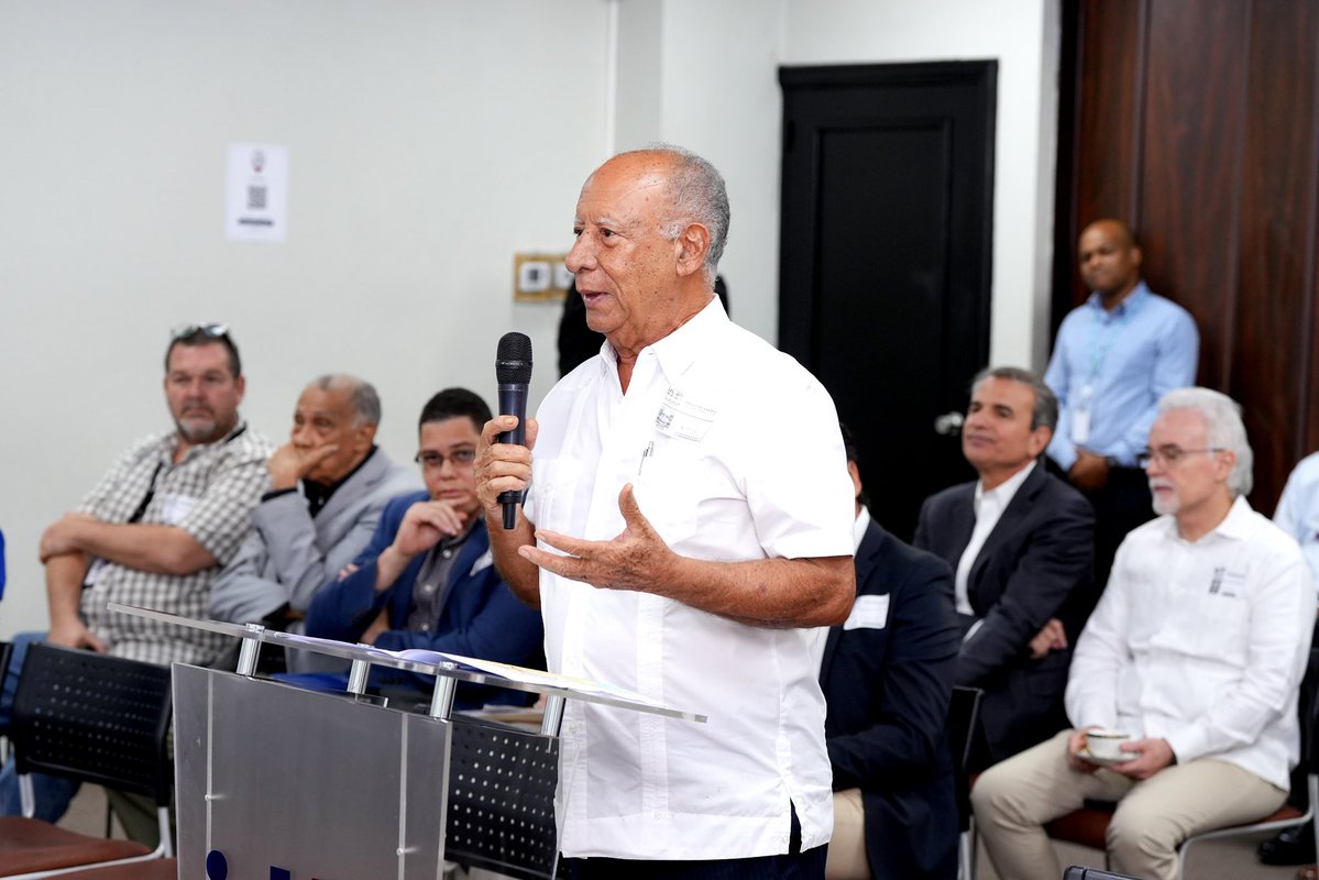IndotelRD's tweet image. Hoy realizamos una audiencia pública ⚖️ sobre la consulta para modificar el reglamento del Servicio de Radiodifusión Sonora (FM).
Encabezada por @ggomezmazara y el Consejo Directivo, el INDOTEL trabaja 🤝 por mejorar los servicios de radiodifusión en el país 🇩🇴.
#INDOTELRD