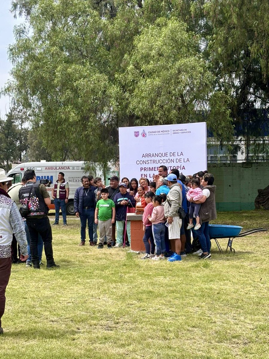 ¡Una nueva #UTOPÍA al norte de la Ciudad de México!

La #JefaDeGobierno puso la primera piedra de la construcción de la #UTOPÍA “Hermanos Galeana”, que será una de las más grandes de la capital y se ubicará en la Alcaldía Gustavo A. Madero, en donde vecinas y vecinos de esta
