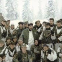 Bosna savaşının kahramanlarından, mücahid gâzî, Bosna Hersek Cumhuriyeti 7. Müslüman Tugayı, ARBiH Birinci Kolordu eski komutanı, eski general, Saraybosna Meytaş Tekkesi Postnişîni Eş-Şeyh Halîl Brzina Efendi el-Nakşibendî el-Bosnevî bu sabah 72 yaşında vefat etti.

Allâh-u